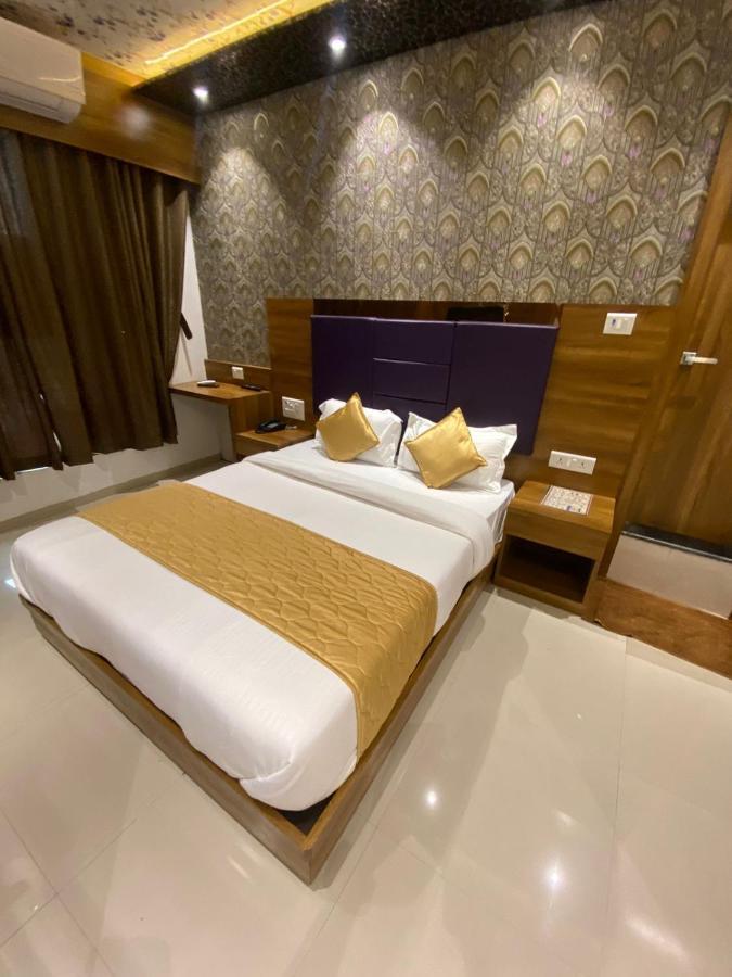 Hotel Bkc Crown - Near Trade Centre, Visa Consulate Bombay Eksteriør billede