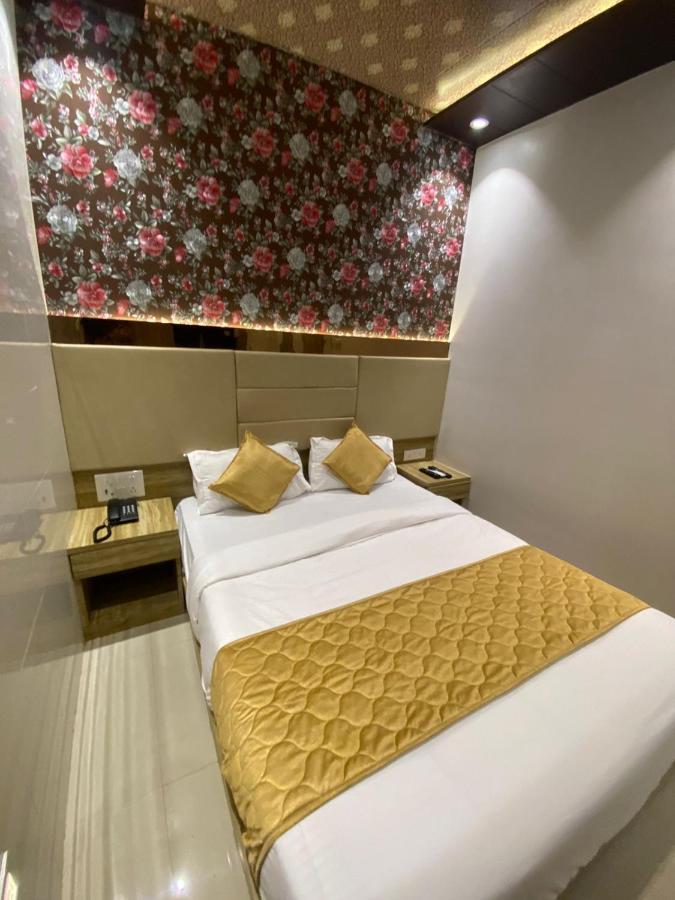 Hotel Bkc Crown - Near Trade Centre, Visa Consulate Bombay Eksteriør billede